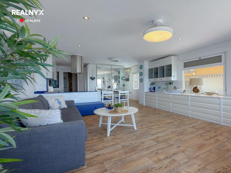 Apartmán v první linii pláže Acequion - 20 m od moře