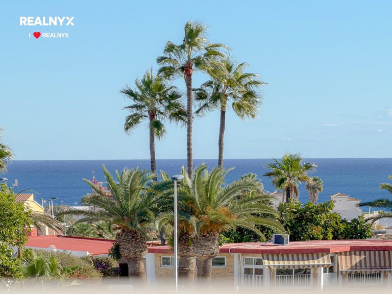 Ático v Torrevieja - obrovský sluneční terás a výhled na moře