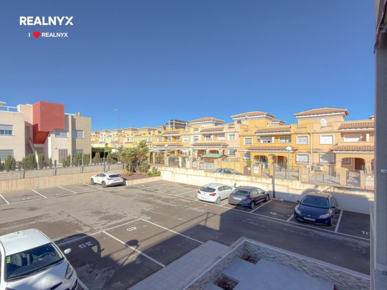 Ático v Torrevieja - obrovský sluneční terás a výhled na moře