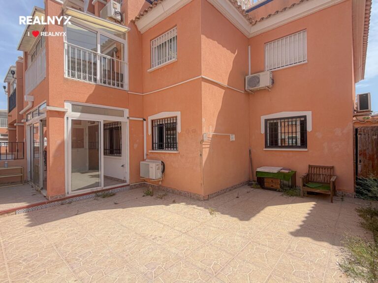Bungalov u moře - Playa Flamenca, velká terasa a bazén