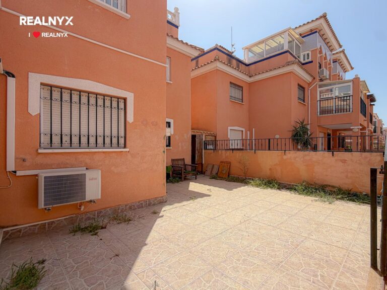 Bungalov u moře - Playa Flamenca, velká terasa a bazén