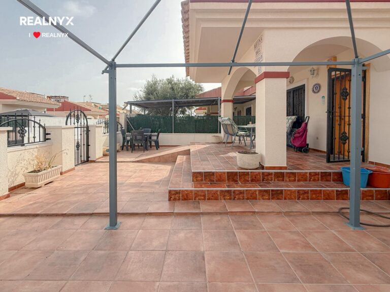 Chalet Aguas Nuevas s velkou terasou a výhledem na moře