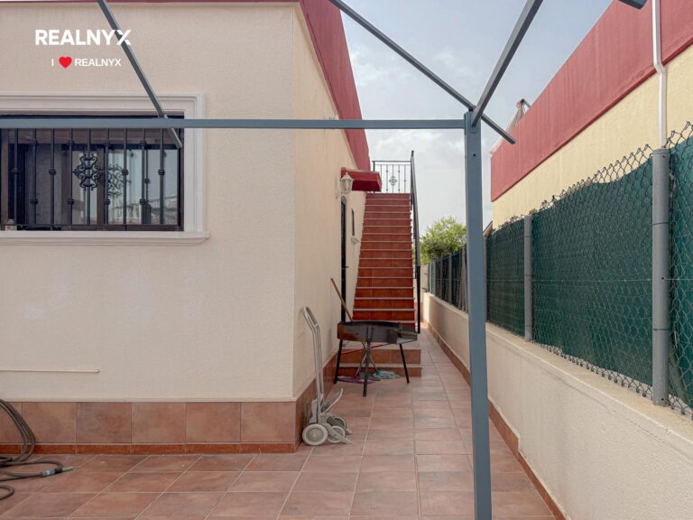 Chalet Aguas Nuevas s velkou terasou a výhledem na moře