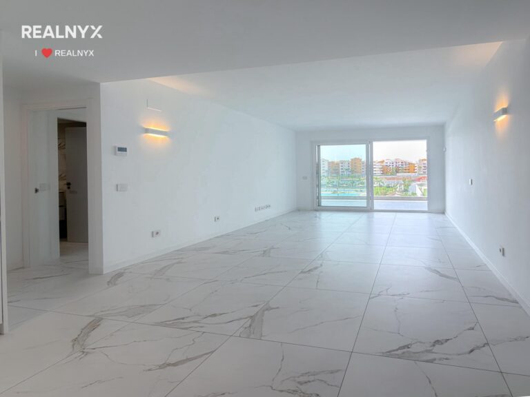 Nový apartmán v Punta Prima - 350 m od moře