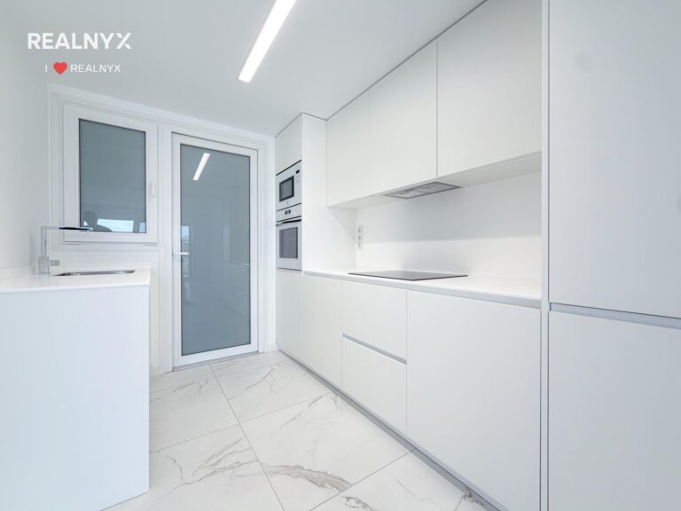 Nový apartmán v Punta Prima - 350 m od moře