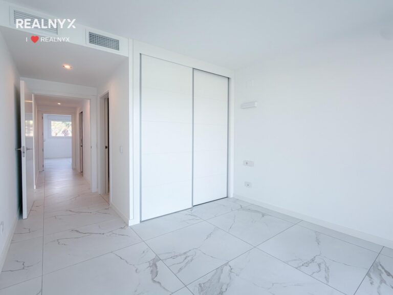 Nový apartmán v Punta Prima - 350 m od moře
