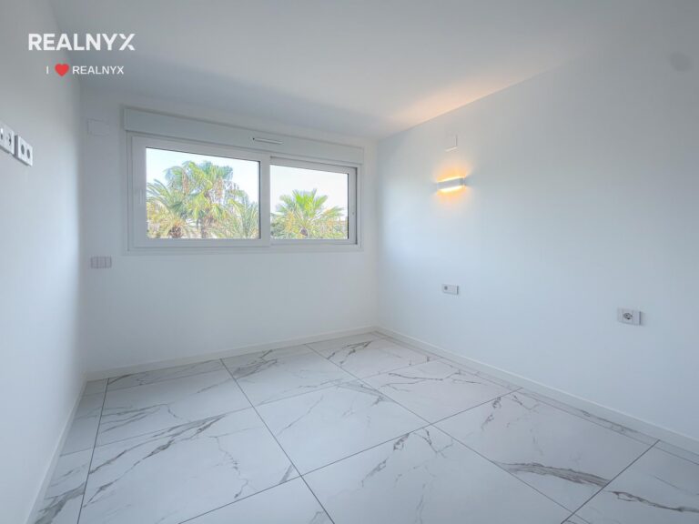 Nový apartmán v Punta Prima - 350 m od moře