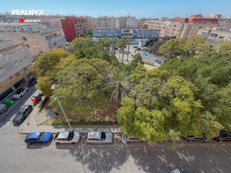 Penthouse v centru Torrevieja - výjimečný s terasou