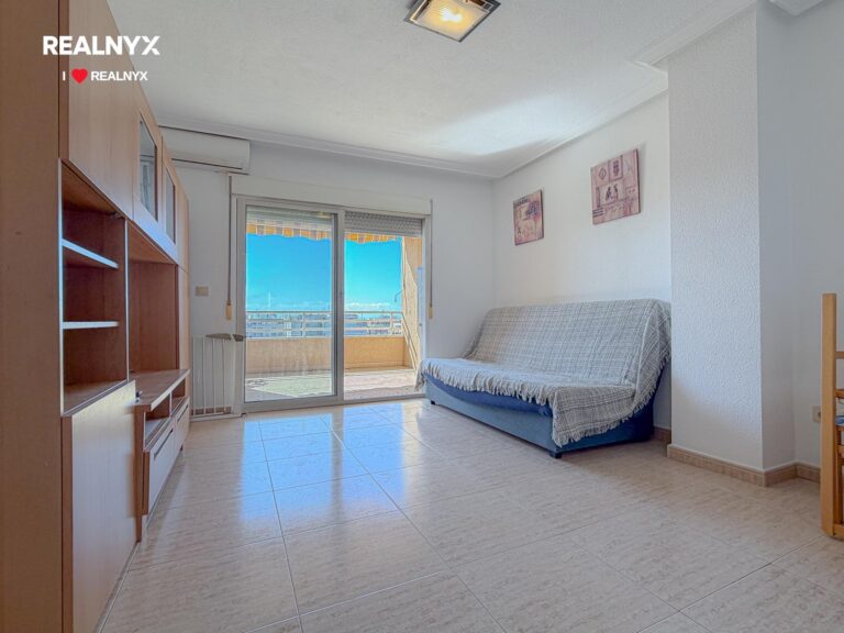 Penthouse v centru Torrevieja - výjimečný s terasou