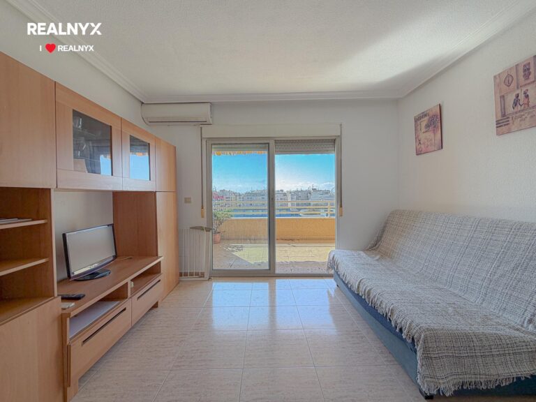 Penthouse v centru Torrevieja - výjimečný s terasou