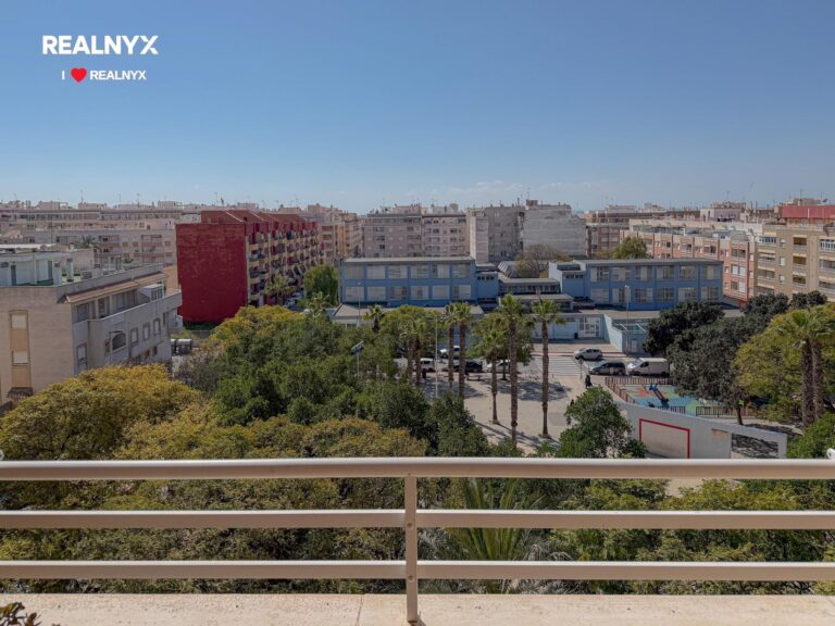 Penthouse v centru Torrevieja - výjimečný s terasou