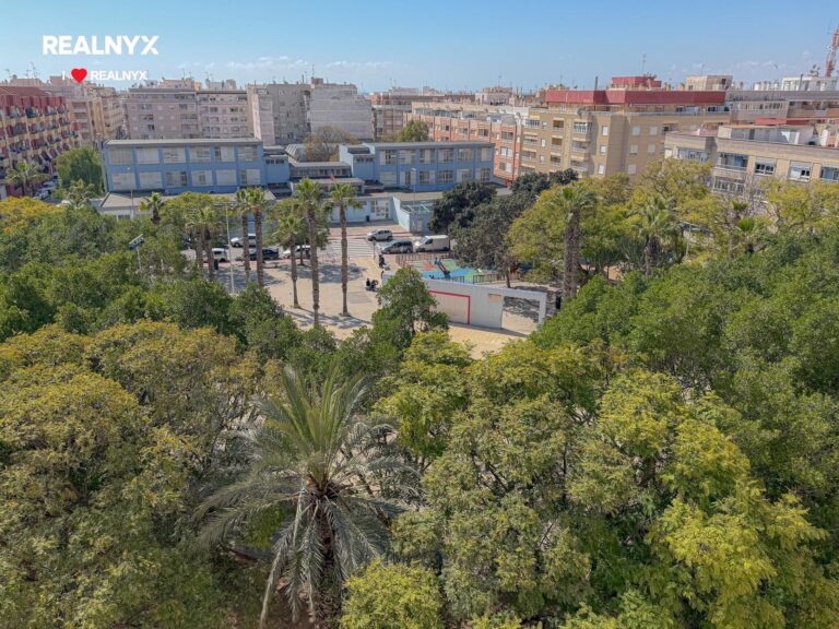 Penthouse v centru Torrevieja - výjimečný s terasou