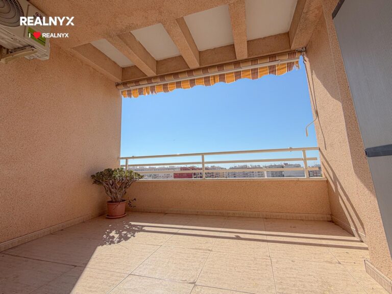 Penthouse v centru Torrevieja - výjimečný s terasou