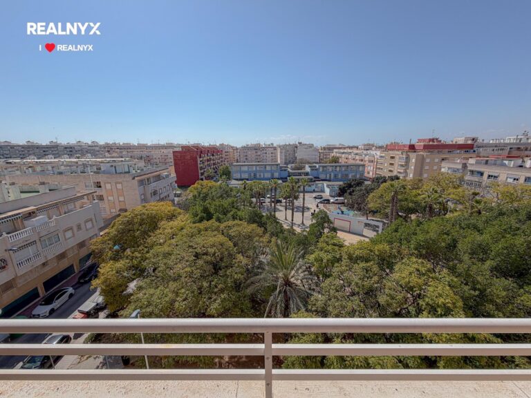 Penthouse v centru Torrevieja - výjimečný s terasou