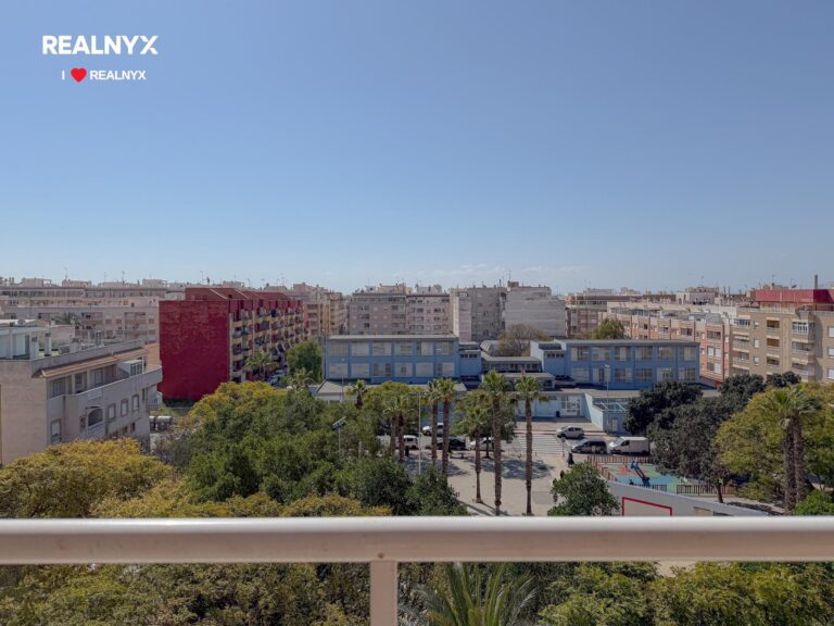 Penthouse v centru Torrevieja - výjimečný s terasou