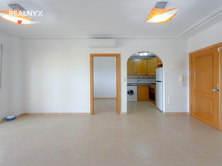 Penthouse v Torreblanca - terrasa, solarium a výhled na moře