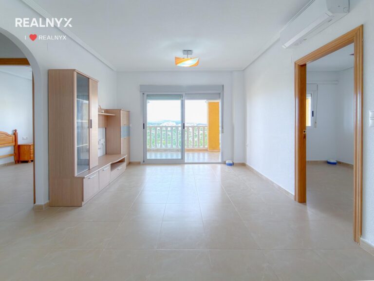 Penthouse v Torreblanca - terrasa, solarium a výhled na moře