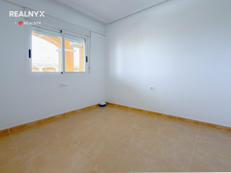 Penthouse v Torreblanca - terrasa, solarium a výhled na moře
