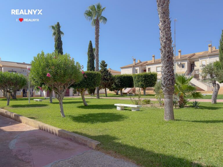 Útulný bungalow s terasou - Aguas Nuevas, Torrevieja