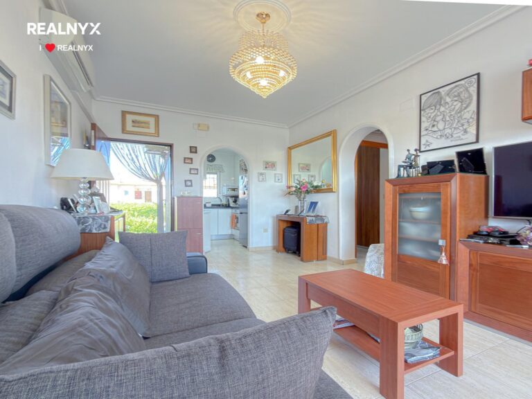 Útulný bungalow s terasou - Aguas Nuevas, Torrevieja