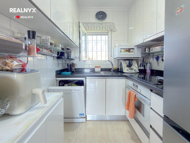 Útulný bungalow s terasou - Aguas Nuevas, Torrevieja