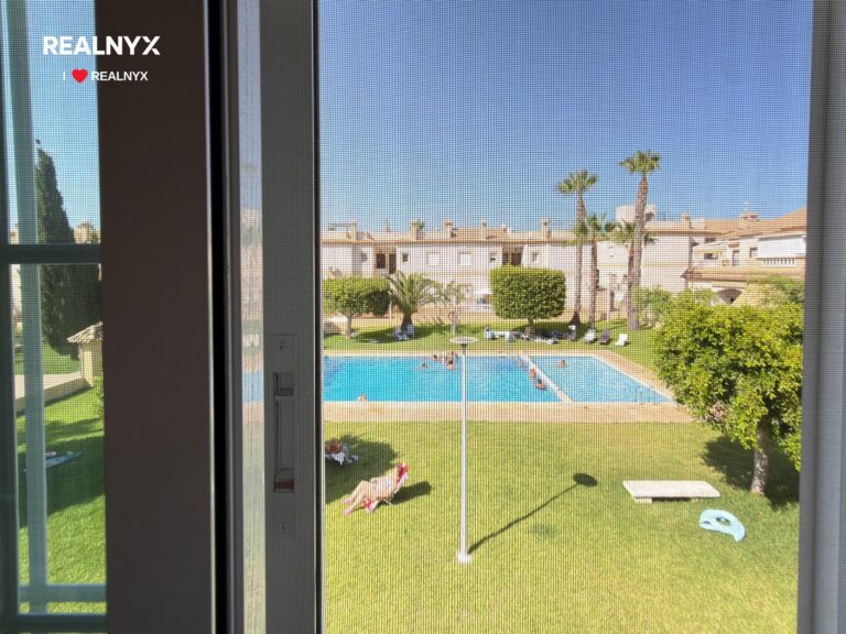 Útulný bungalow s terasou - Aguas Nuevas, Torrevieja
