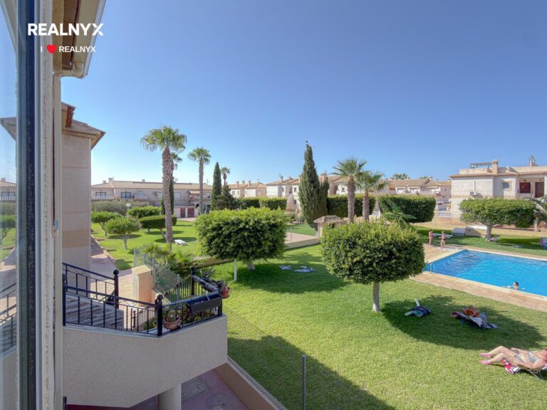 Útulný bungalow s terasou - Aguas Nuevas, Torrevieja