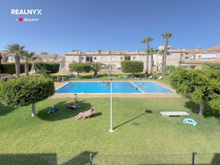 Útulný bungalow s terasou - Aguas Nuevas, Torrevieja