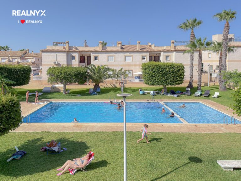 Útulný bungalow s terasou - Aguas Nuevas, Torrevieja