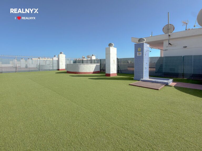 Penthouse s terasou a výhledem - Torrevieja centrum