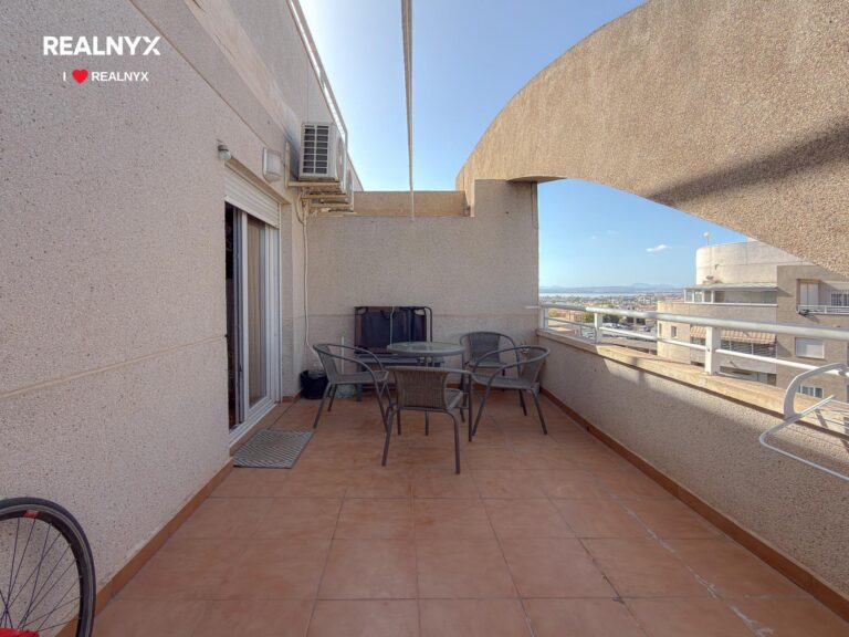 Penthouse s terasou a výhledem - Torrevieja centrum