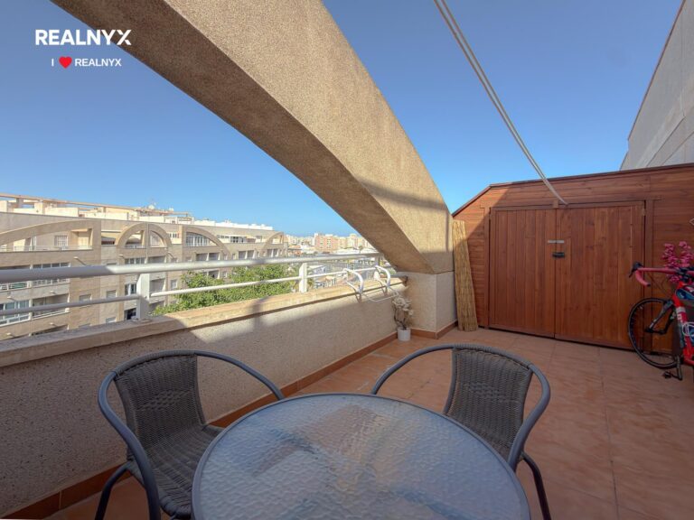 Penthouse s terasou a výhledem - Torrevieja centrum