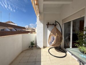 Světlý ático v Torrevieja - pouhých 600 m od moře